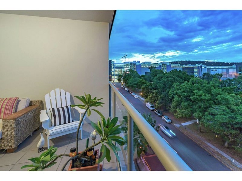32/12 Belgrave Road, Indooroopilly QLD 4068