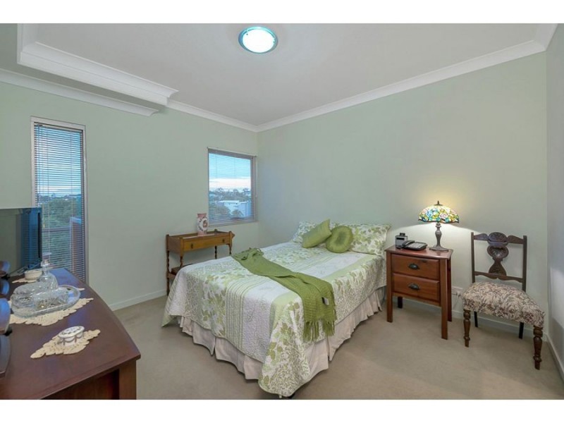 32/12 Belgrave Road, Indooroopilly QLD 4068