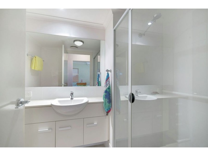 32/12 Belgrave Road, Indooroopilly QLD 4068