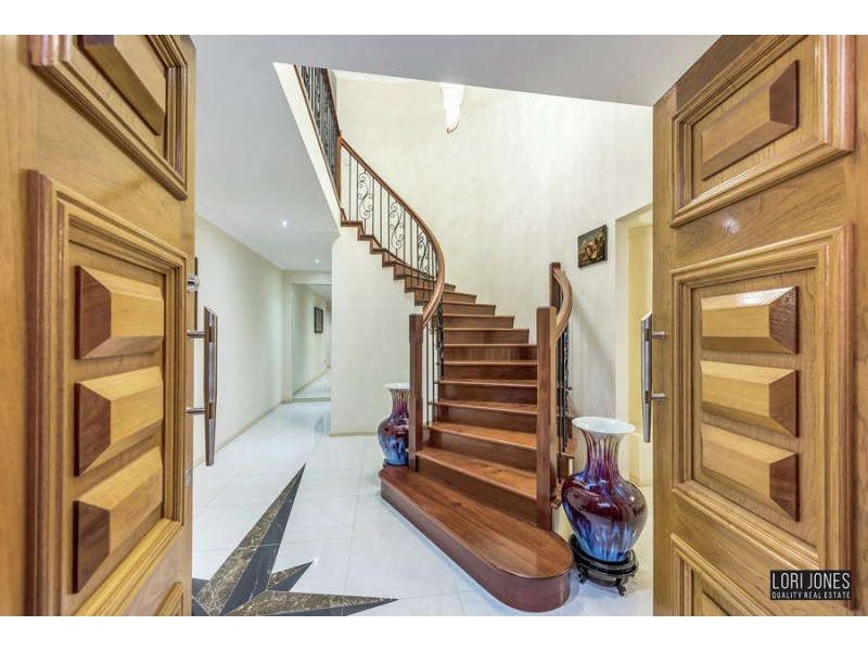 114 Broomfield Street, Taringa QLD 4068