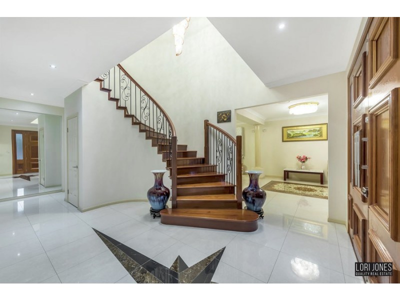 114 Broomfield Street, Taringa QLD 4068