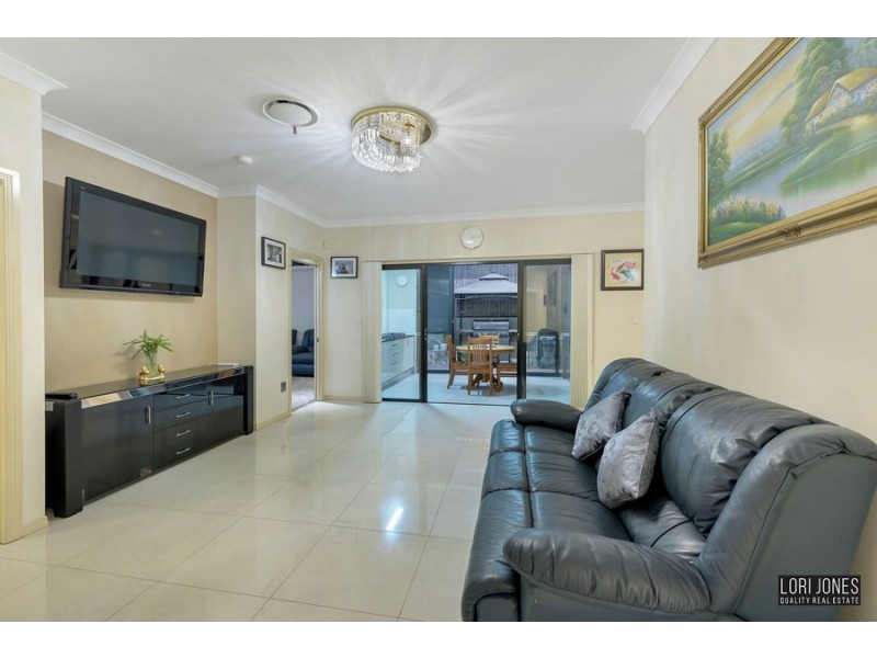 114 Broomfield Street, Taringa QLD 4068