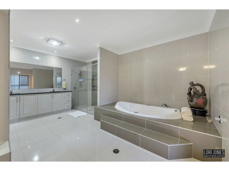 114 Broomfield Street, Taringa QLD 4068