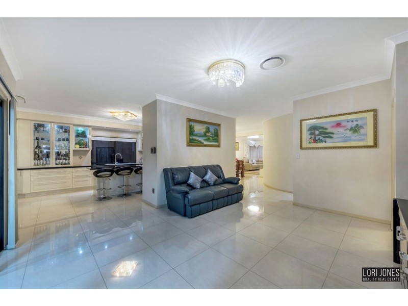 114 Broomfield Street, Taringa QLD 4068