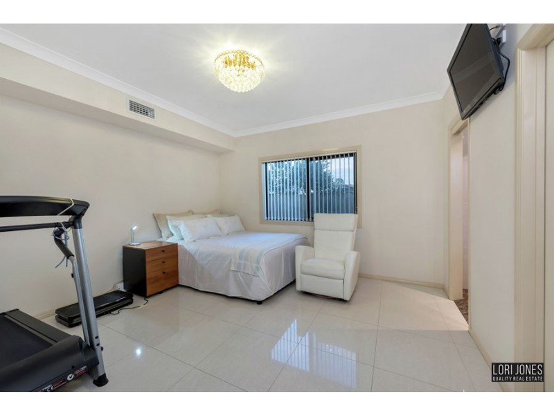 114 Broomfield Street, Taringa QLD 4068