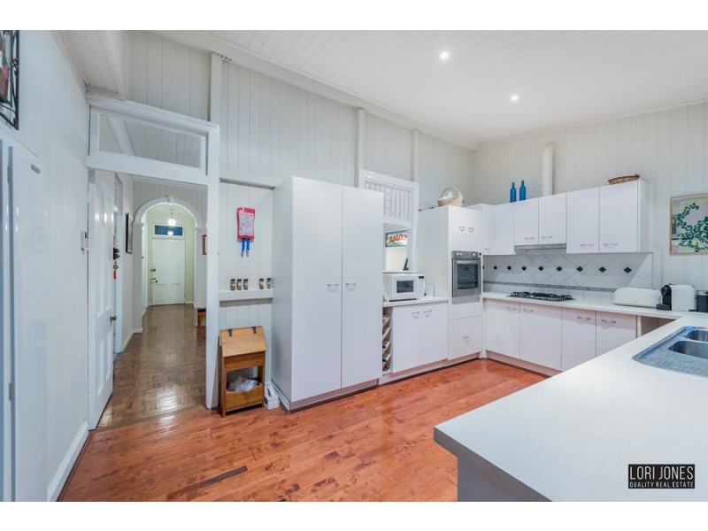 4 Dacre Street, Toowong QLD 4066