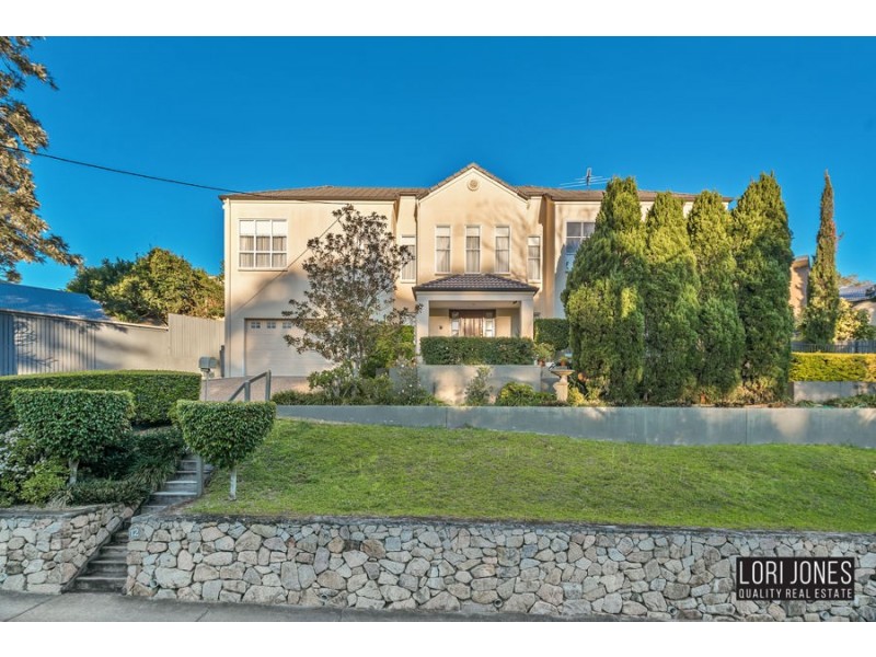 12 Ruskin Street, Taringa QLD 4068
