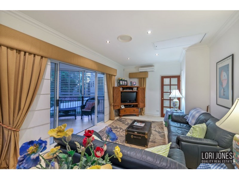 12 Ruskin Street, Taringa QLD 4068