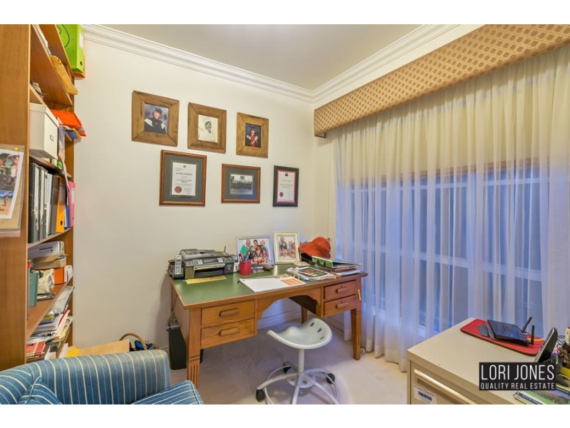 12 Ruskin Street, Taringa QLD 4068