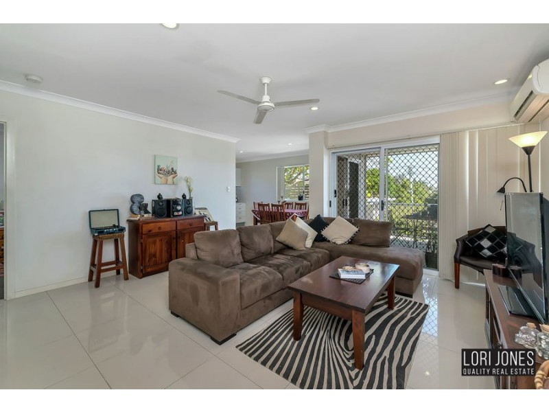 11/12 Lake Street, Yeronga QLD 4104