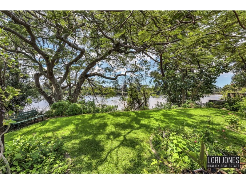 19 King Arthur Terrace, Tennyson QLD 4105