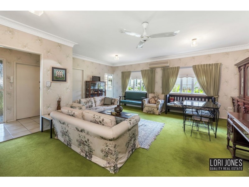 19 King Arthur Terrace, Tennyson QLD 4105