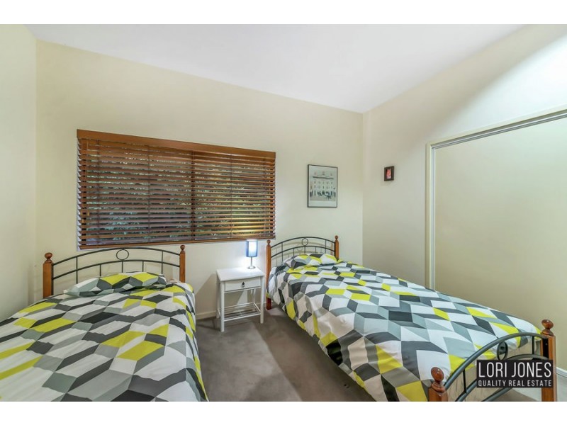 37 Dennis Street, Indooroopilly QLD 4068