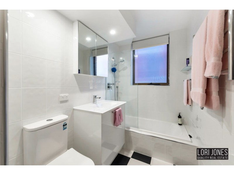 17/9 Land Street, Toowong QLD 4066