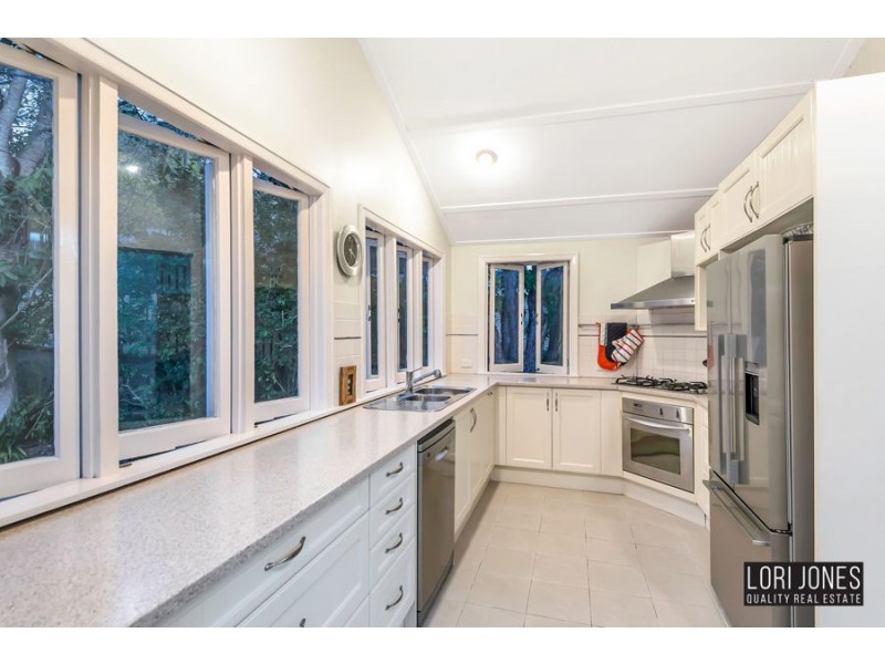 31 Dennis Street, Indooroopilly QLD 4068