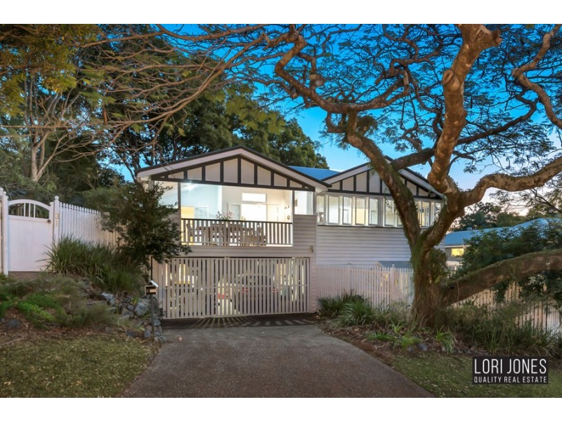 31 Dennis Street, Indooroopilly QLD 4068