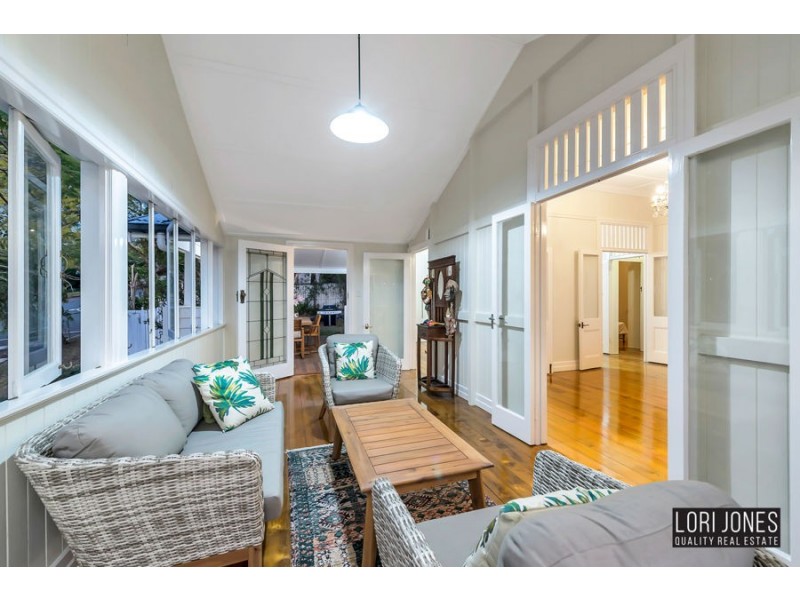 31 Dennis Street, Indooroopilly QLD 4068