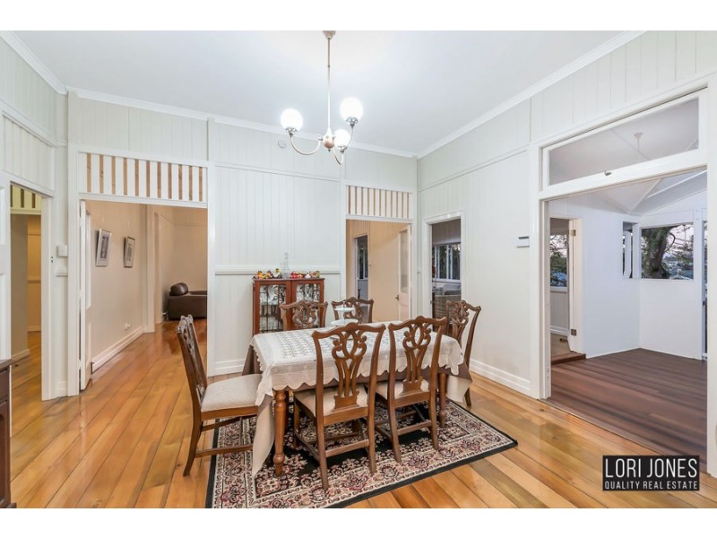 31 Dennis Street, Indooroopilly QLD 4068