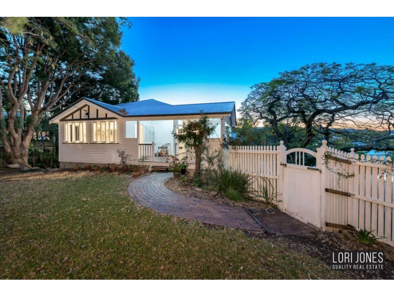 31 Dennis Street, Indooroopilly QLD 4068