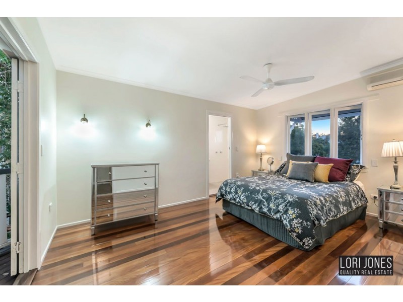 31 Dennis Street, Indooroopilly QLD 4068