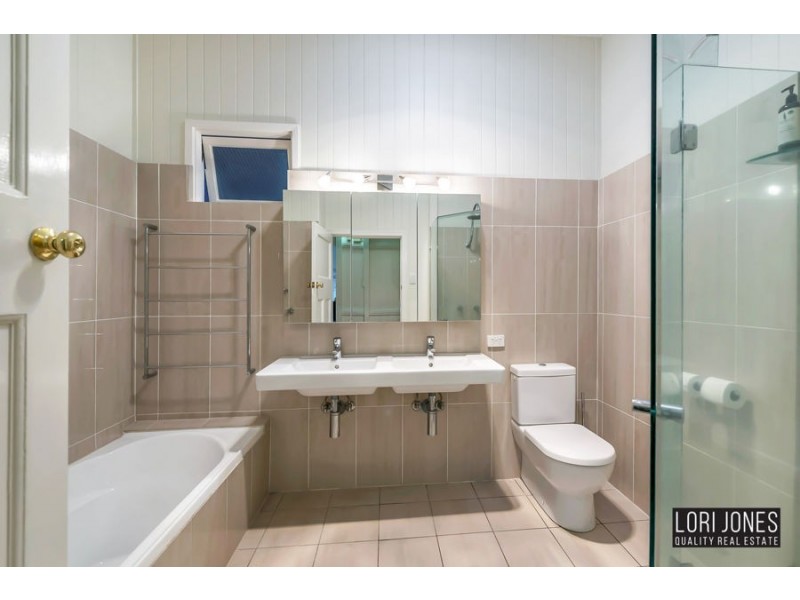 31 Dennis Street, Indooroopilly QLD 4068