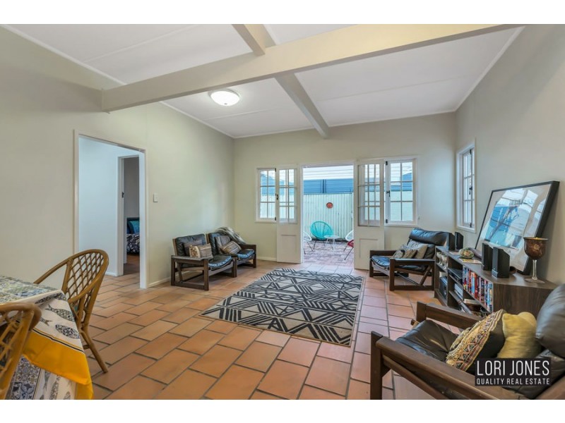 31 Dennis Street, Indooroopilly QLD 4068