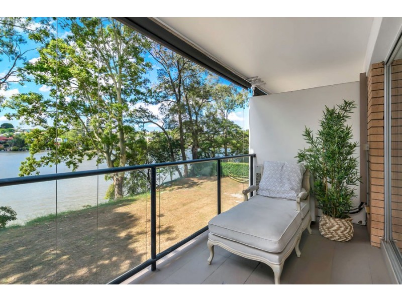 4/136 Macquarie Street, St Lucia QLD 4067