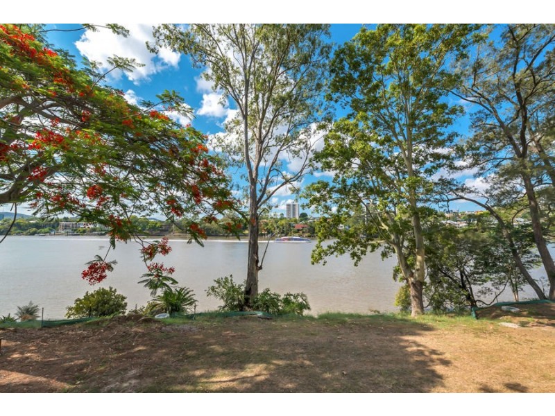 4/136 Macquarie Street, St Lucia QLD 4067