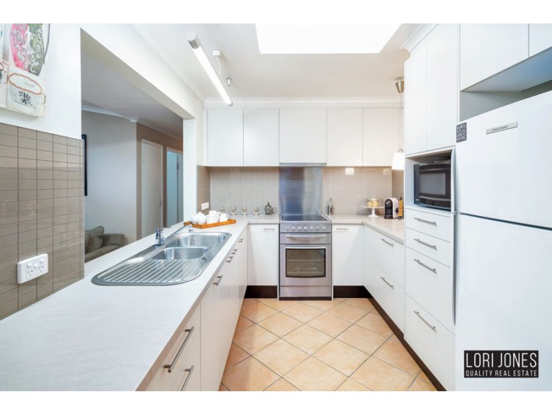 16 Sprenger Street, Fig Tree Pocket QLD 4069