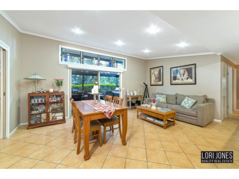 16 Sprenger Street, Fig Tree Pocket QLD 4069
