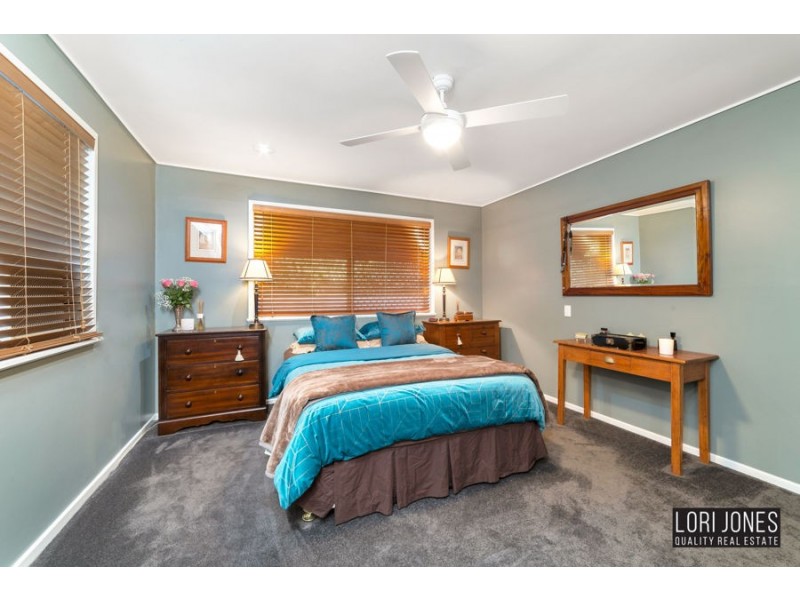 16 Sprenger Street, Fig Tree Pocket QLD 4069