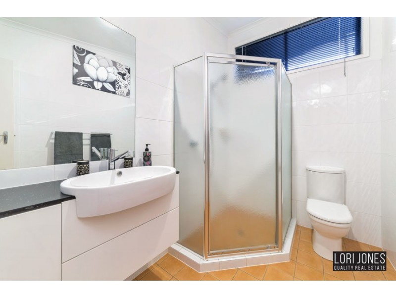 16 Sprenger Street, Fig Tree Pocket QLD 4069