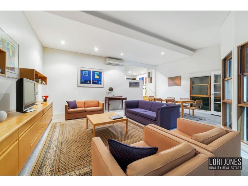 77 Goldieslie Road, Indooroopilly QLD 4068