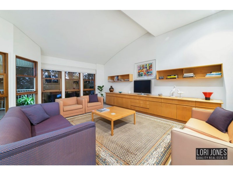 77 Goldieslie Road, Indooroopilly QLD 4068