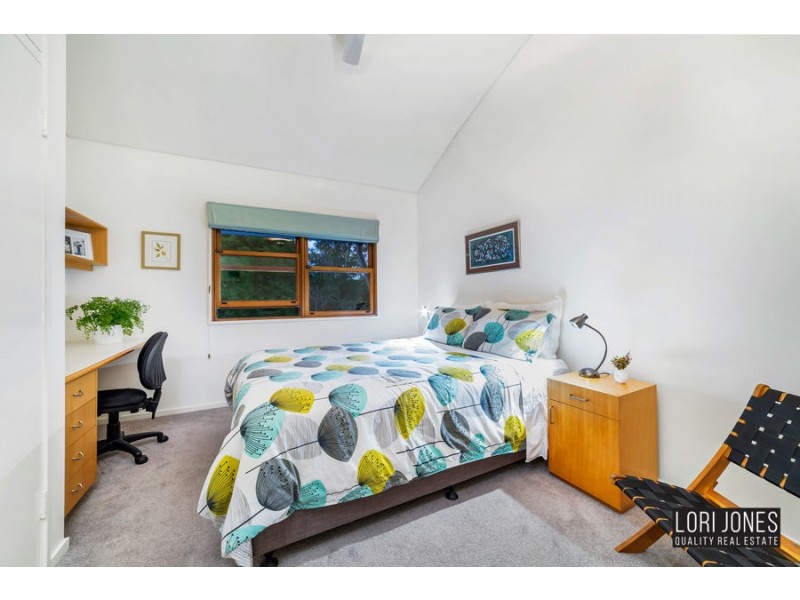 77 Goldieslie Road, Indooroopilly QLD 4068