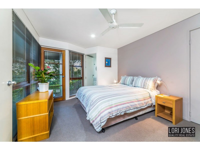 77 Goldieslie Road, Indooroopilly QLD 4068