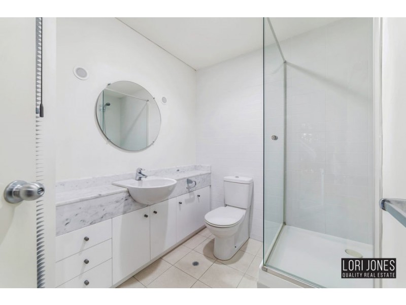 77 Goldieslie Road, Indooroopilly QLD 4068