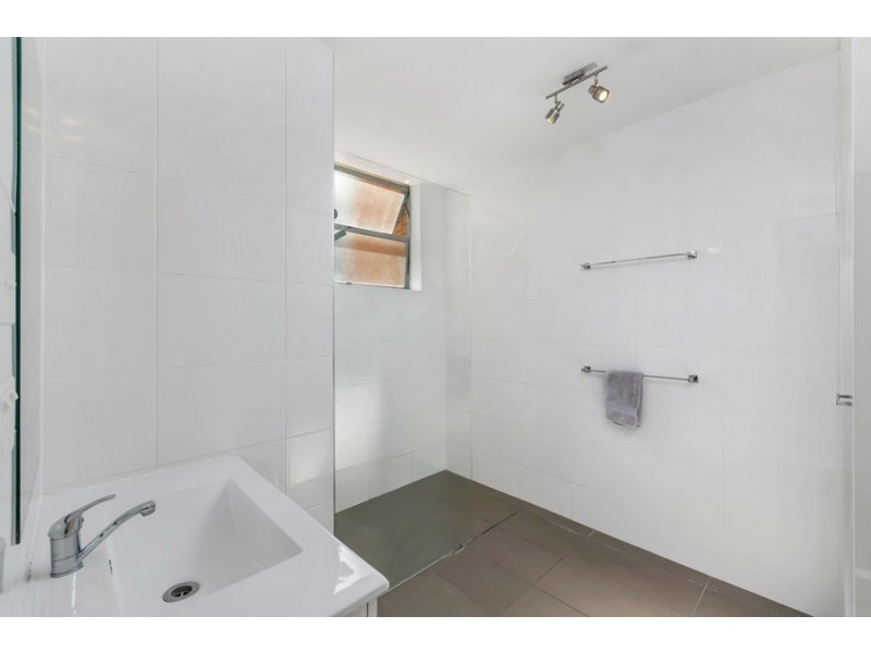 Unit 4 136 Macquarie Street, St Lucia QLD 4067