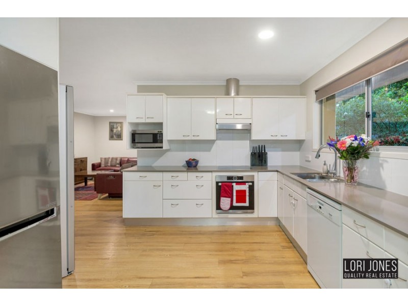 1 Thea Court, Indooroopilly QLD 4068