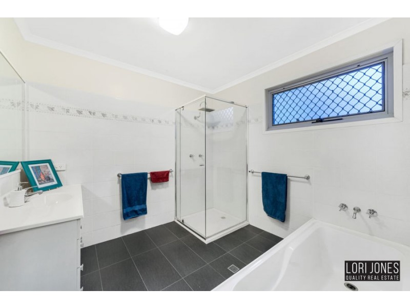 1 Thea Court, Indooroopilly QLD 4068