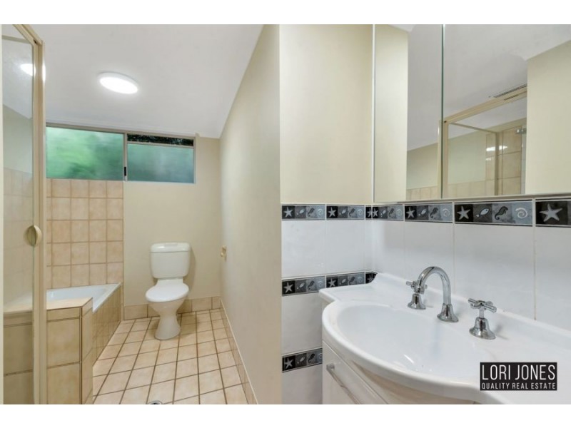 2/85 Warren Street, St Lucia QLD 4067