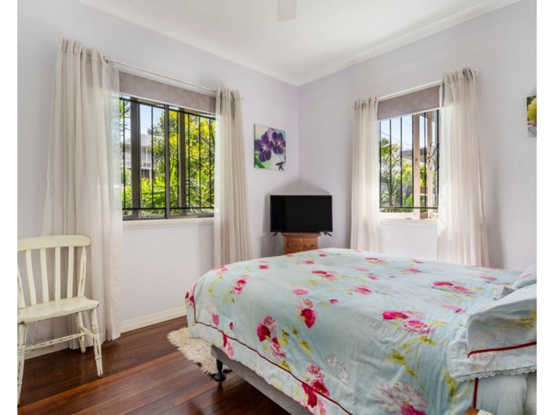 11 Boundary Road, Indooroopilly QLD 4068