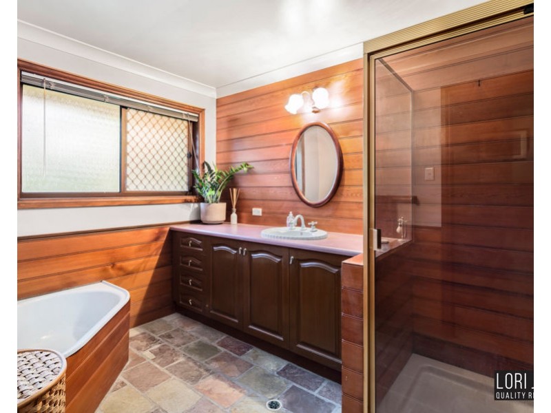 16 Annabel Street, Kenmore QLD 4069