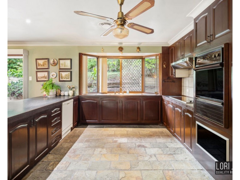 16 Annabel Street, Kenmore QLD 4069