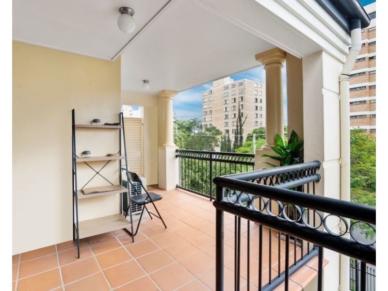 10/127 Macquarie Street, St Lucia QLD 4067