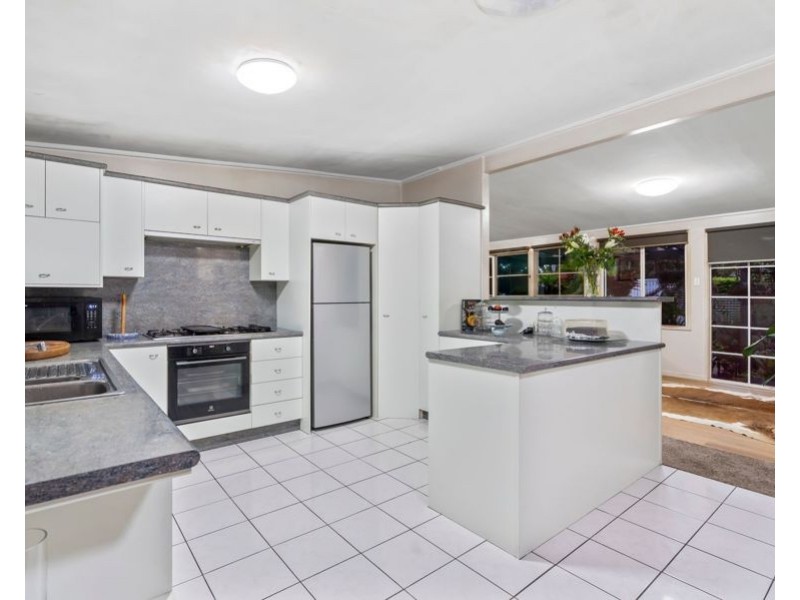 72 Stanley Terrace, Taringa QLD 4068