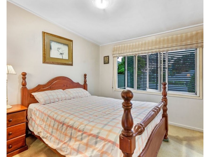 72 Stanley Terrace, Taringa QLD 4068