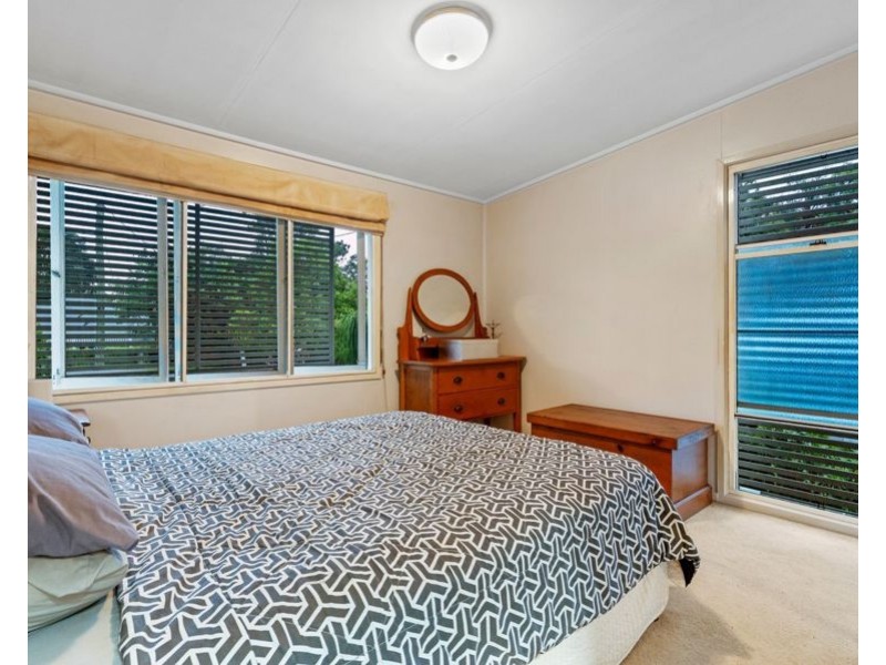 72 Stanley Terrace, Taringa QLD 4068