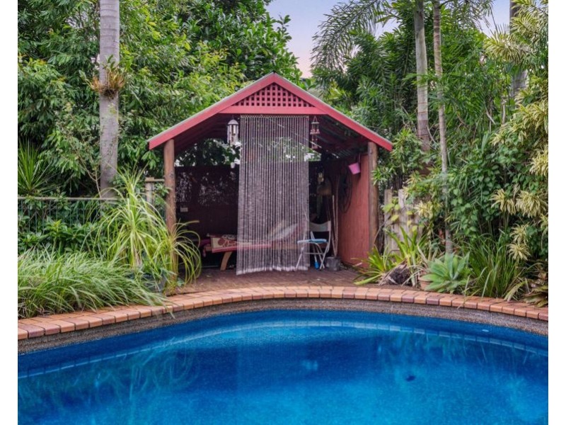72 Stanley Terrace, Taringa QLD 4068