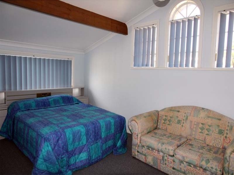 197 Mitchell Parade, Mollymook Beach NSW 2539